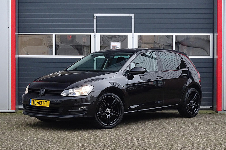 Volkswagen Golf 1.2 TSI Trendline | Licht metaal | Stoel verwarming | Navi |